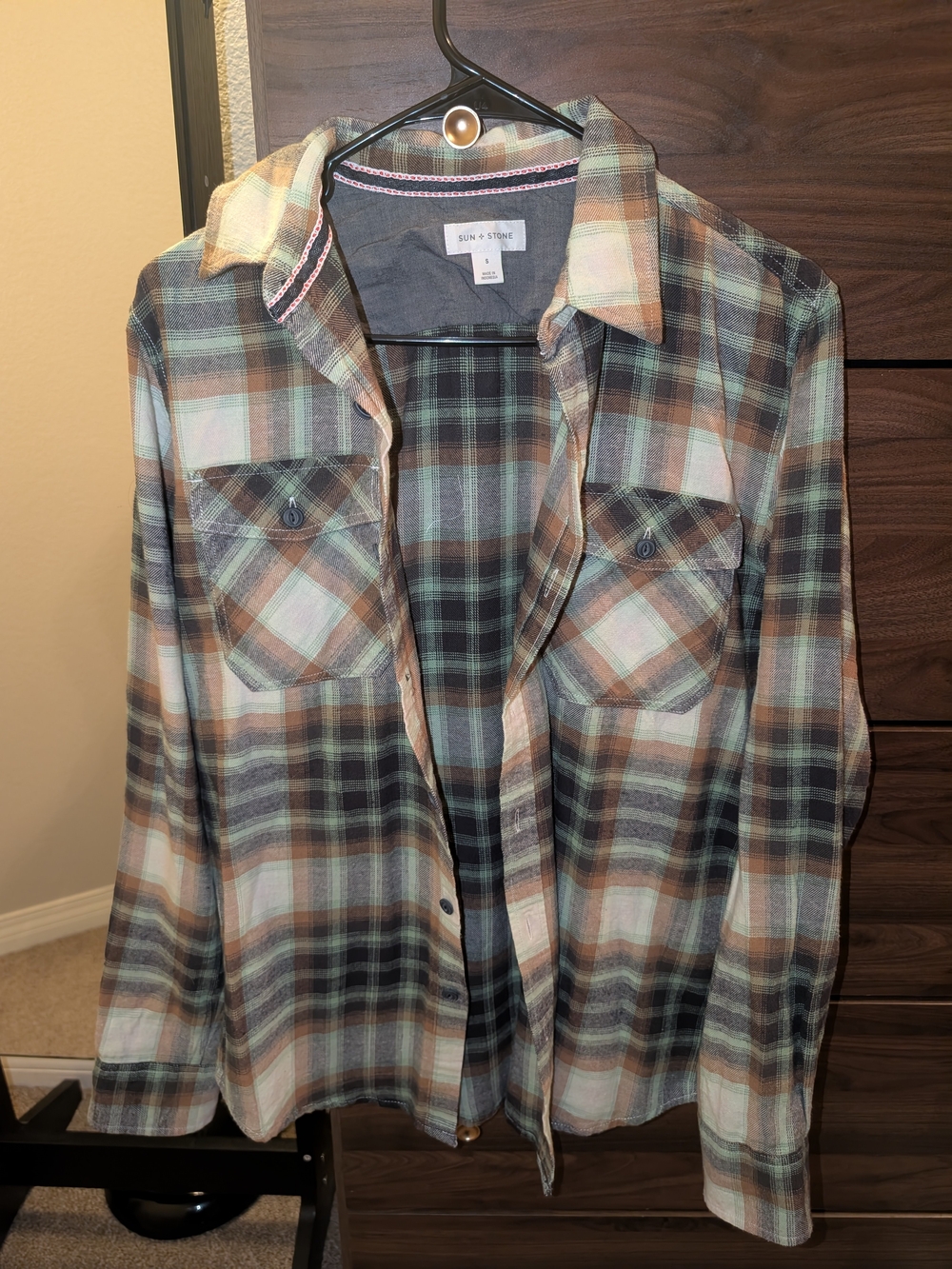 Sun + Stone Men's Mint and Brown Plaid Button-Up Shirt